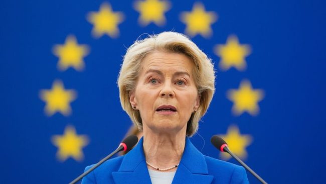 ФОН ДЕР ЛАЈЕН ЈА ПОКАНИ КАНАДА ДА СТАНЕ ПРВАТА ПРИДРУЖНА ЧЛЕНКА НА ЕУ