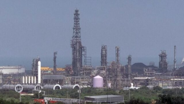 Американска фирма презема неколку венецуелски нафтени полиња кои претходно ги управуваа кинески и руски компании