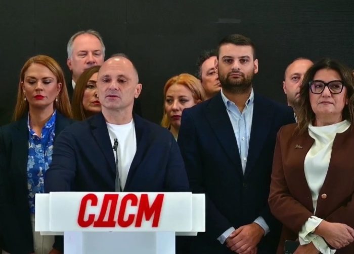 СДСМ: Денеска ја вратија водата во Гостивар на репертоар, во иднина може да се вратат и на вакцините на Филипче и да му пееме од тераси