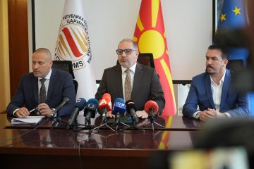 КРИВИЧНИ ЗА 18 ФИЗИЧКИ И ТРИ ПРАВНИ ЛИЦА: Разбиен организиран синџир за шверц на цигари вреден над шест милиони евра