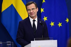 Шведскиот премиер Кристерсон си поднесе оставка откако неговата коалиција и официјално загуби на изборите