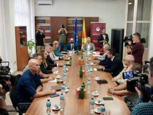 Партиите повикаа СДСМ да се врати во процесот за Изборниот законик, Шасивари ќе бара средба со Филипче
