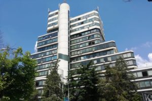 Владата препорача работа од дома за вработените во институциите во зградата на „Нова Македонија“ поради техничката хаварија
