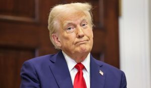 Трамп во јули направил повеќе од 1.000 берзански трансакции, вредни до 270 милиони долари