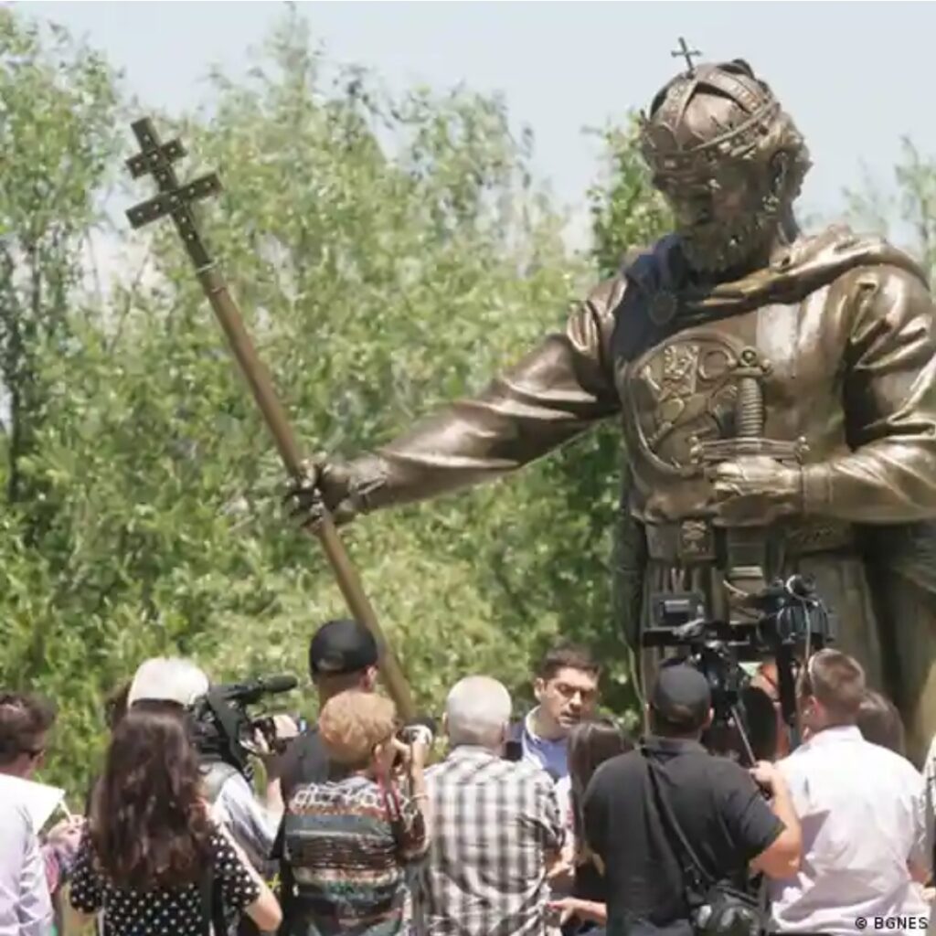 Враќањето“ на Самoил: Политички успех или историски цинизам