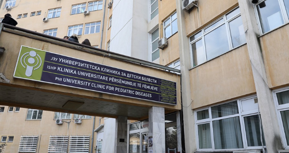 Ѕвончето на Детската клиника уште еднаш заѕвони: Малиот херој Ефнан ја победи болеста