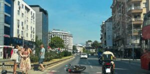 Повреден е мотоциклист во сообраќајка кај Соборниот храм во Скопје