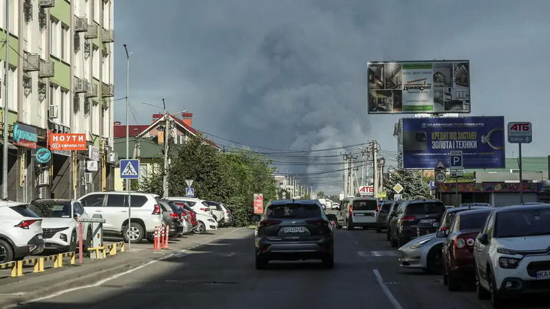 Најмалку 12 загинати во руски напад врз Киев