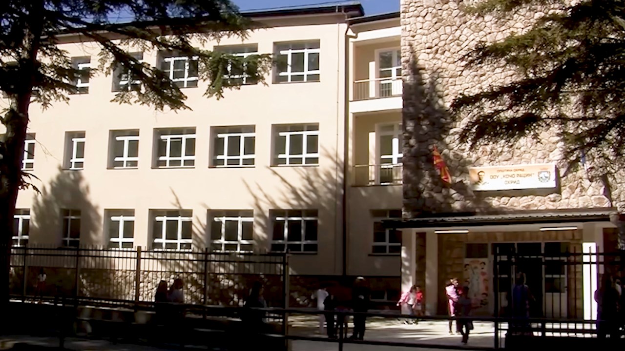 Јаневска до првачињата на првиот училиштен ден: Oсвен да стекнувате знаење, барајте си братче или сестриче
