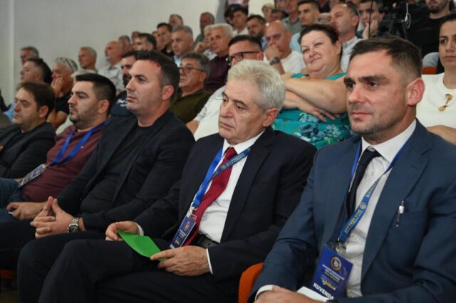 ДУИ бара одговор зошто нема ниту еден Албанец помеѓу добитниците на државната награда „8 Септември“