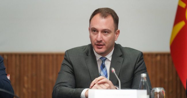 ДО КРАЈОТ НА ГОДИНАТА ТРЕБА ДА СЕ ДОНЕСЕ СТРАТЕГИЈАТА ЗА ВЕШТАЧКА ИНТЕЛИГЕНЦИЈА, СЕ ПЛАНИРА И ПОСЕБЕН ЗАКОН ЗА НЕЈЗИНА ЕТИЧКА УПОТРЕБА, ВЕЛИ МИНИСТЕРОТ АНДОНОВСКИ