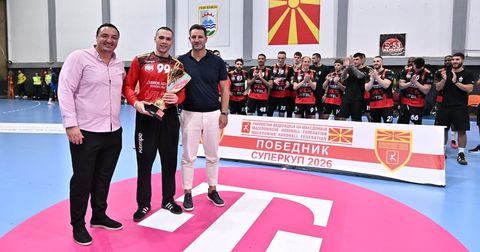 Деби од соништата како капитен: Гогов го подигна првиот трофеј! 
