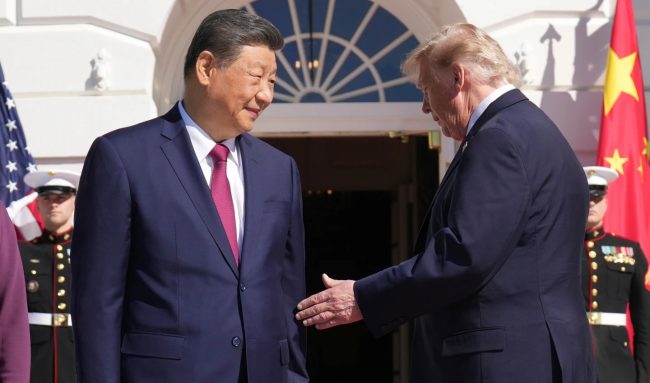 ТРАМП МУ ПОНУДИЛ ДА ШЈИ ДА Ѝ ПРОДАДЕ ОРУЖЈЕ НА КИНА, КАЖА АМБАСАДОРОТ НА САД ВО ПЕКИНГ