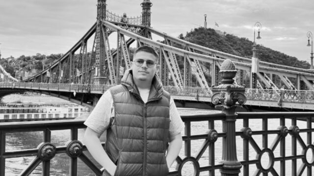 На 24 години ненадејно почина популарниот босански тиктокер Омар Грбиќ-Грбзила