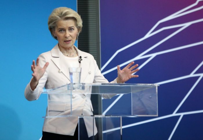 ФОН ДЕР ЛАЈЕН: Украина ќе може да набави клучни компоненти за системите „Патриот“