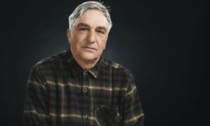 Директорот на МНТ, Никола Кимовски, денес го назначи актерот-првенец Јордан Симонов за уметнички директор на Македонскиот народен театар