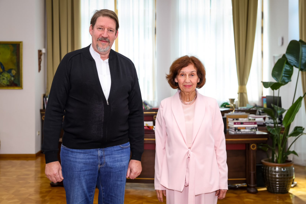 Потребни се пријателски чекори од двете страни – порачал европратеникот Вајц на средбата со Сиљановска-Давкова