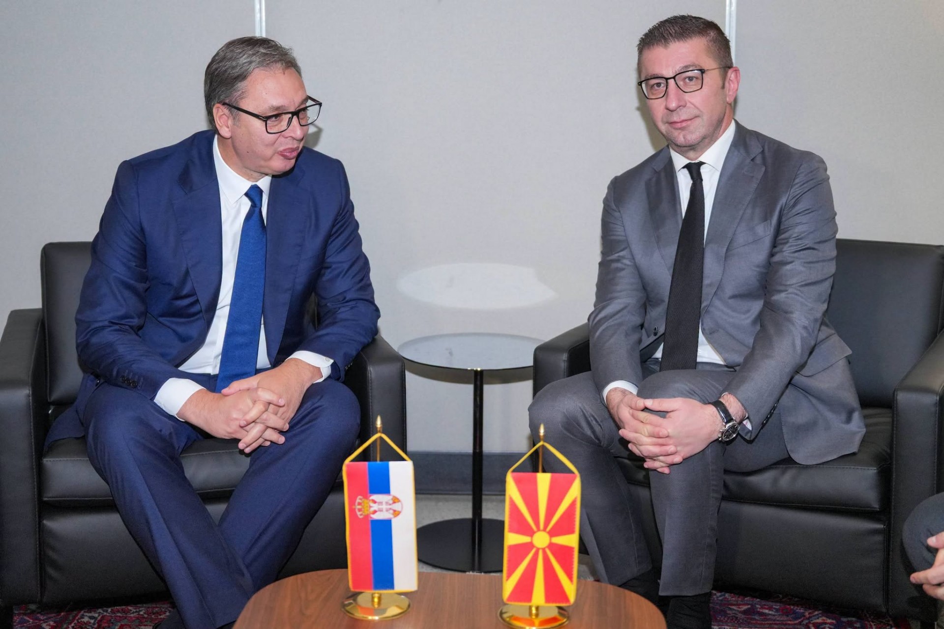 Мицкоски со претседателот од соседна Србија се сретна во САД