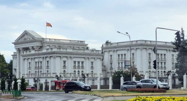 Владата ќе потроши над 350000 евра за промовирање на својата работа преку бугарска фирма, велат од „Бихаќка“