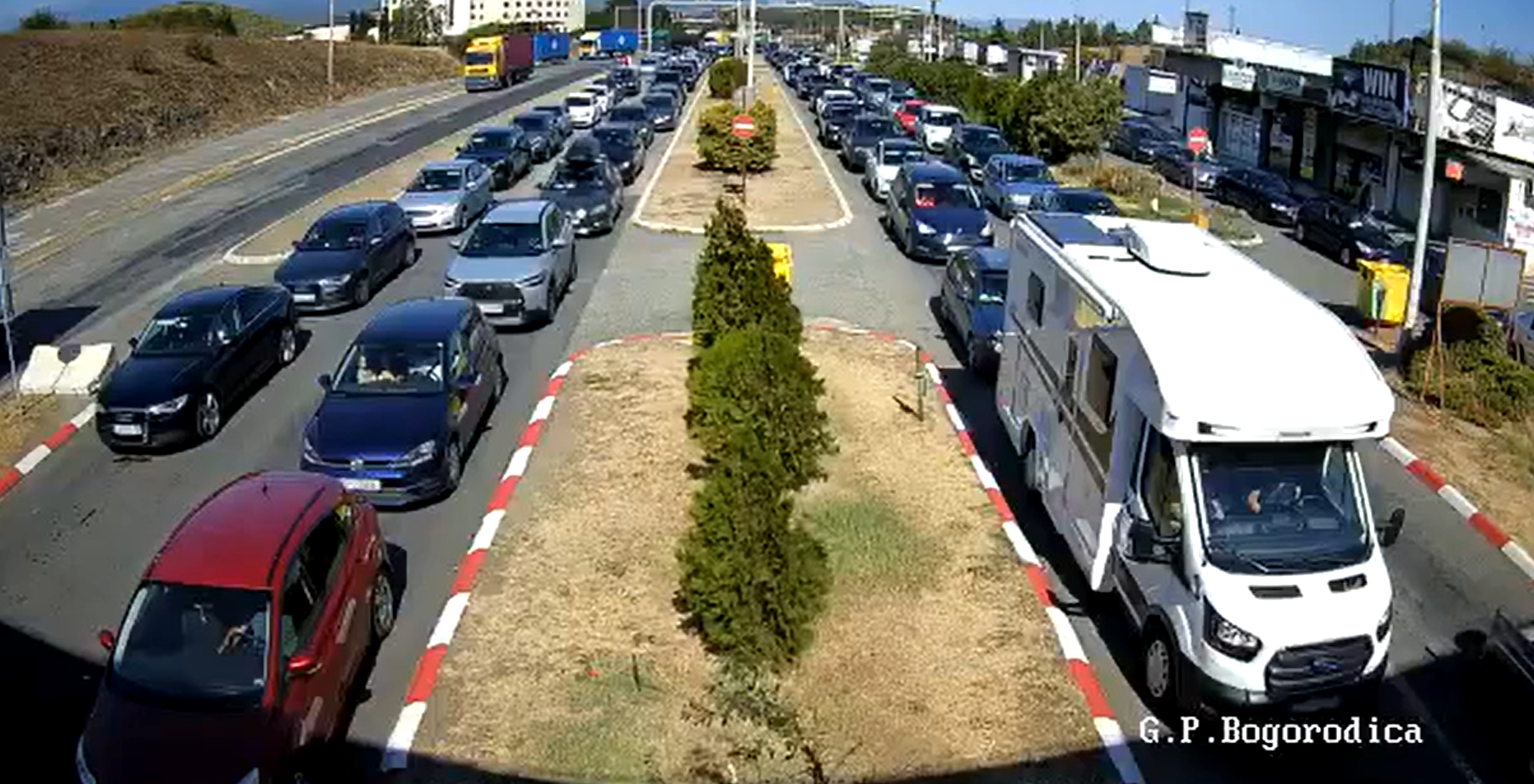 Колку се чека на Богородица за излез од Македонија?