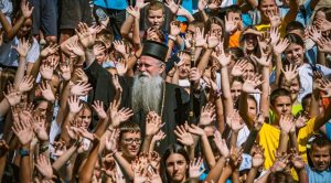 Митрополит Јоаникие: „Да го чуваме српскиот јазик и кирилицата“ – црковна порака со силна политичка тежина во Црна Гора