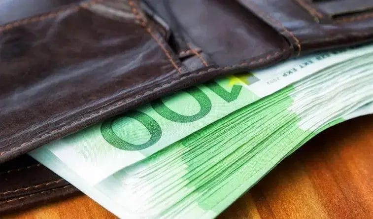 Просечната нето плата за јули 48 499 денари – како стоиме во регионот?