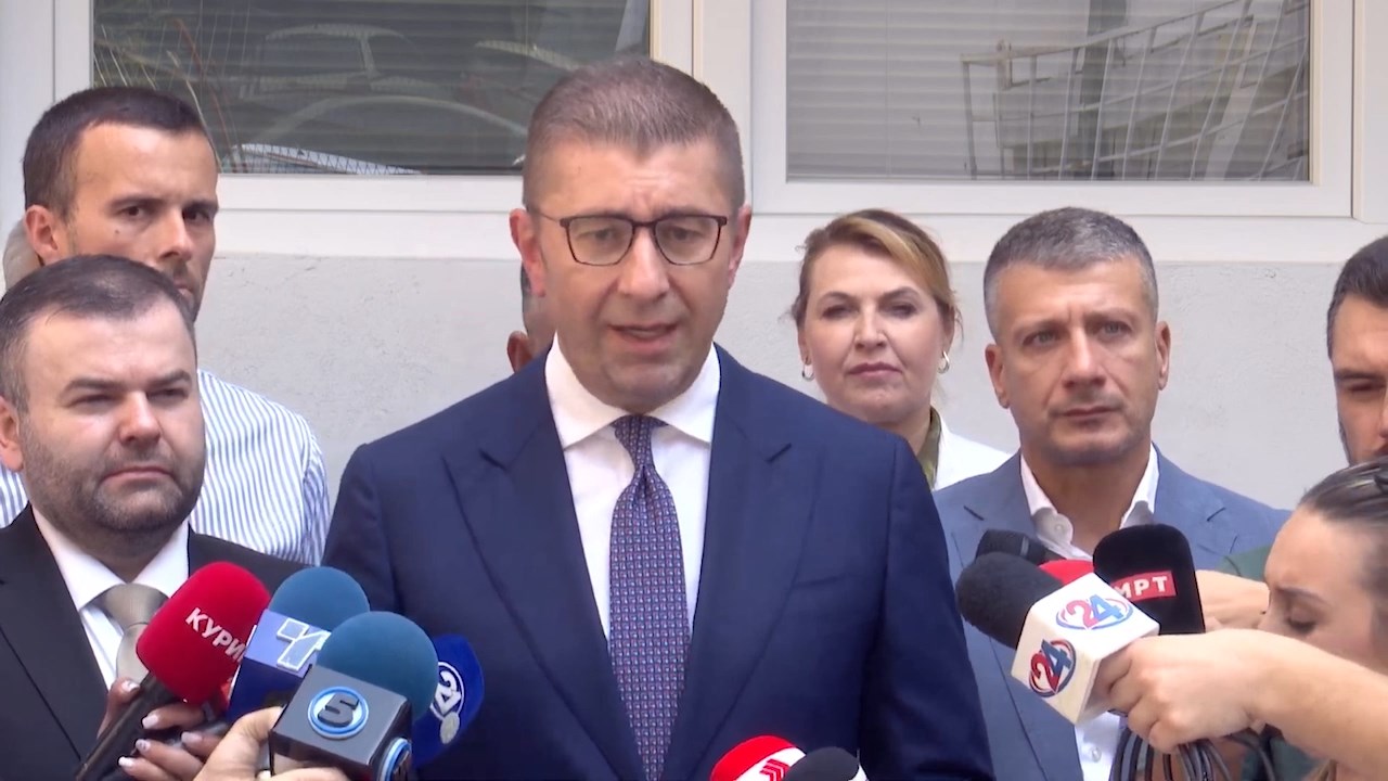 Темата за предвремени избори повторно актуелна: СДСМ подготвени, Мицкоски со нова порака