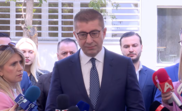 (ВИДЕО) МИЦКОСКИ ПОБАРА РАЗРЕШУВАЊЕ НА ДИРЕКТОРОТ НА ИНСТИТУЦИЈАТА ОДГОВОРНА ЗА МАКЕДОНИУМОТ: Тоа што се случило е недозволиво!