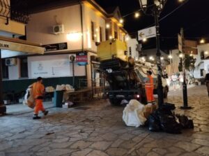 Синоќа во болница завршиле двајца вработени на ЈП ,,Комунална хигиена”, едниот е со тешки телесни повреди