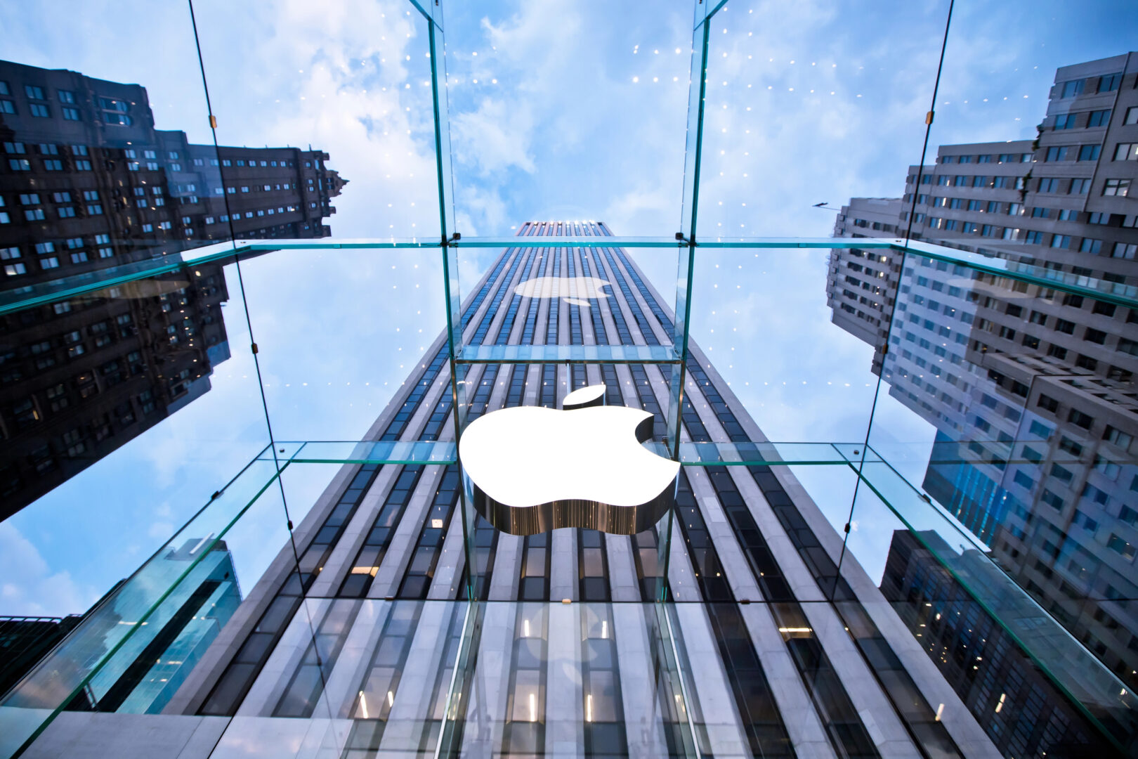 Голем рез во Apple: Шилер си оди од челната позиција на App Store
