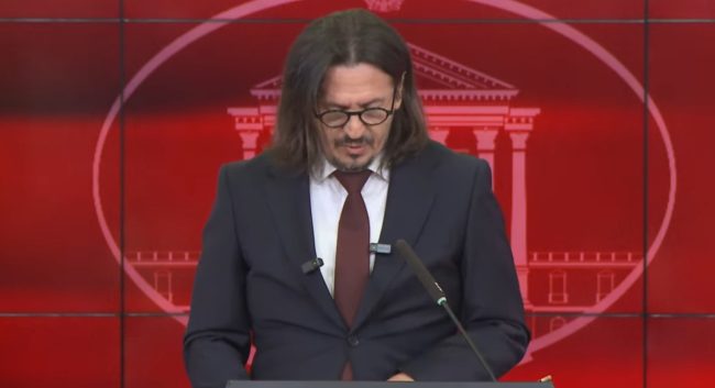 МАКЕДОНИУМОТ МОЖЕ ДА СЕ ИЗНАЈМУВА, НО НАДЛЕЖНИТЕ ДА ВНИМАВААТ ШТО ЌЕ СЕ ПРАВИ ВНАТРЕ, РЕЧЕ МИНИСТЕРОТ ЗА КУЛТУРА СУЛЕЈМАНИ ЗА СНИМАЊЕТО НА СПОТОТ НА РАПЕРОТ ДОН ЏОНИ