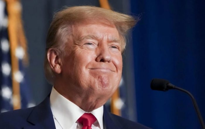 ТРАМП Е ОПТИМИСТ: Сè се одвива одлично, ќе имаме одлични односи со Мексико, а веројатно ќе видите договор со Канада многу скоро