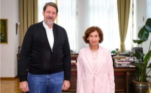 Сиљановска-Давкова на средба со Вајц: Билатералните прашања треба да бидат одвоени од процесот на пристапување кон ЕУ