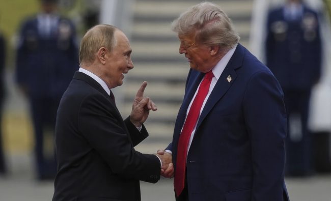 ТРАМП ГО ПОТПИША ЗАКОНОТ ЗА СЕОПФАТНИ САНКЦИИ НАСОЧЕН ПРОТИВ РУСИЈА И НЕЈЗИНИТЕ ПАРТНЕРИ