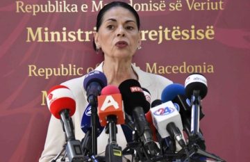 Бендевска: Отсуството на СДСМ од денешната средба за Изборниот законик говори за немање демократски капацитет