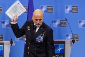 Полска предупредува на руска ескалација, НАТО вели армијата и оружјето се подготвени