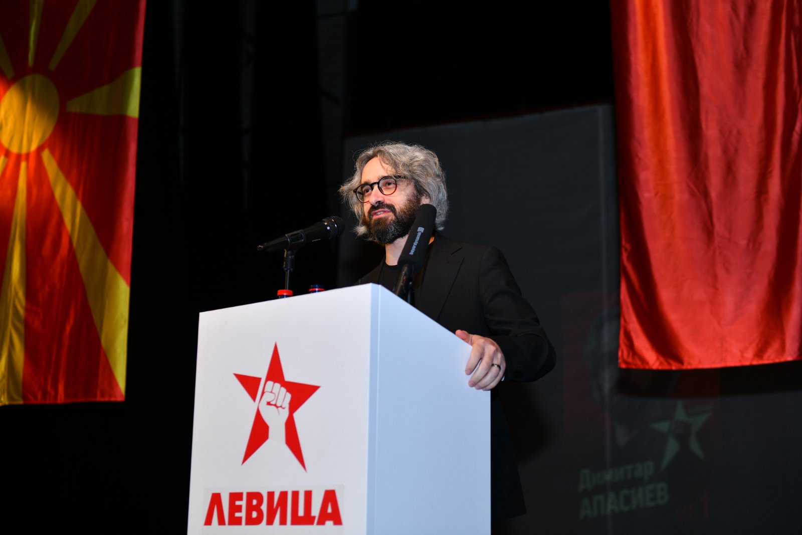Левица: Град Скопје упорно крие за тоа со што, дали навремено и колку ефикасно прскал против комарци