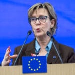 Еврокомесарката за финансии: Банкарските спојувања во ЕУ одамна требаше да се случат