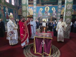 Епископот Марко за Крстовден: Љубовта кон Бога не може да се одвои од љубовта кон човекот