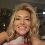 (Фото) Анѓелка Прпиќ се стегна во хеланки – актерката го покажа своето фит тело