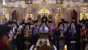 Патријархот Порфириј на погребот на Ратко Младиќ – СПЦ го претстави осудениот воен злосторник како христијанин и борец за својот народ