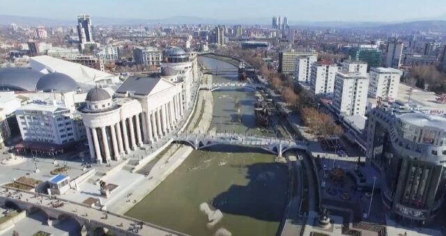 Битолчанец запалил подземни контејнери во центарот на Скопје