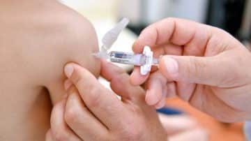 НИЗОК ОПФАТ НА МРП ВАКЦИНА ВО КУМАНОВО: Лекарите повикуваат да се вакцинираат децата