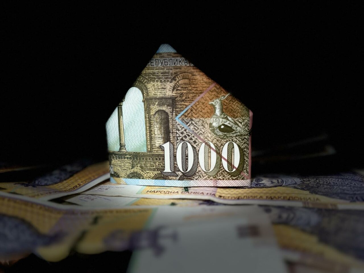 ЗОШТО НЕКОИ ФИРМИ РАСТАТ БЕЗ НОВИ ВРАБОТУВАЊА? Новата економија веќе пристигнува