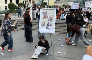 Средношколци од Гостивар со танцов театар во Скопје против врсничко насилство