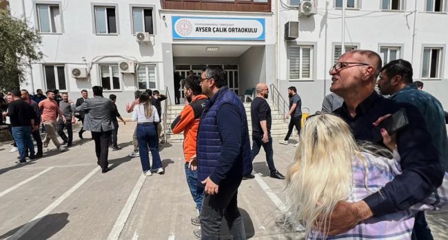 ПОЧНА СУДЕЊЕТО НА РОДИТЕЛИТЕ НА ТИНЕЈЏЕРОТ КОЈ УБИ ДЕСЕТМИНА ВО СРЕДНО ШКОЛО ВО ТУРЦИЈА