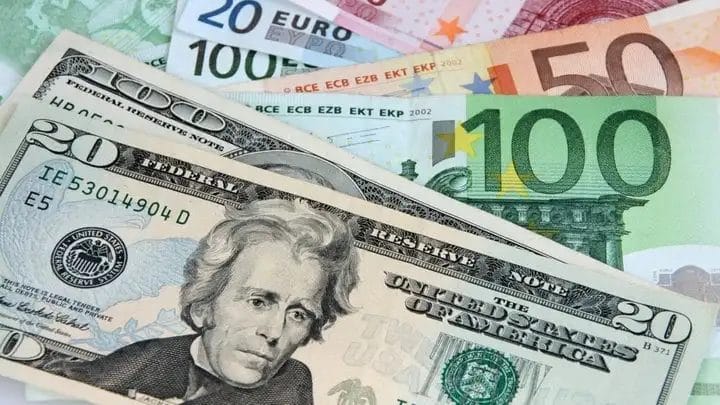Доларот во септември забележа најголем раст во однос на еврото во последните 14 месеци