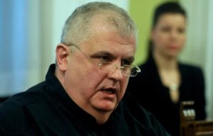 Чанак: Не би се изненадил ако СПЦ утре го прогласи Младиќ за светец