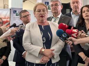 Јаневска за затворањето училишта: Ова се болни реформи, но во моментов сме во критична ситуација