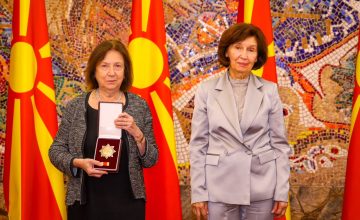 Сиљановска-Давкова ја одликуваше со Орден „8 Септември“ Светлана Мојсов – научникот што ја промени медицината